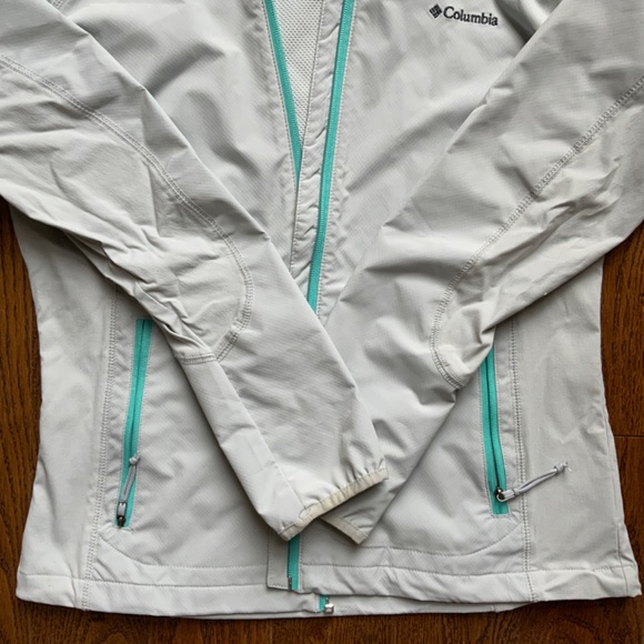 COLUMBIA Windbreaker Light Grey with Teal Detail. Size M. - Picture 3 of 9